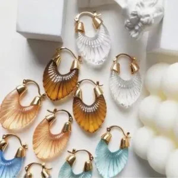 Jewelry - Gold Brown Shell Earrings